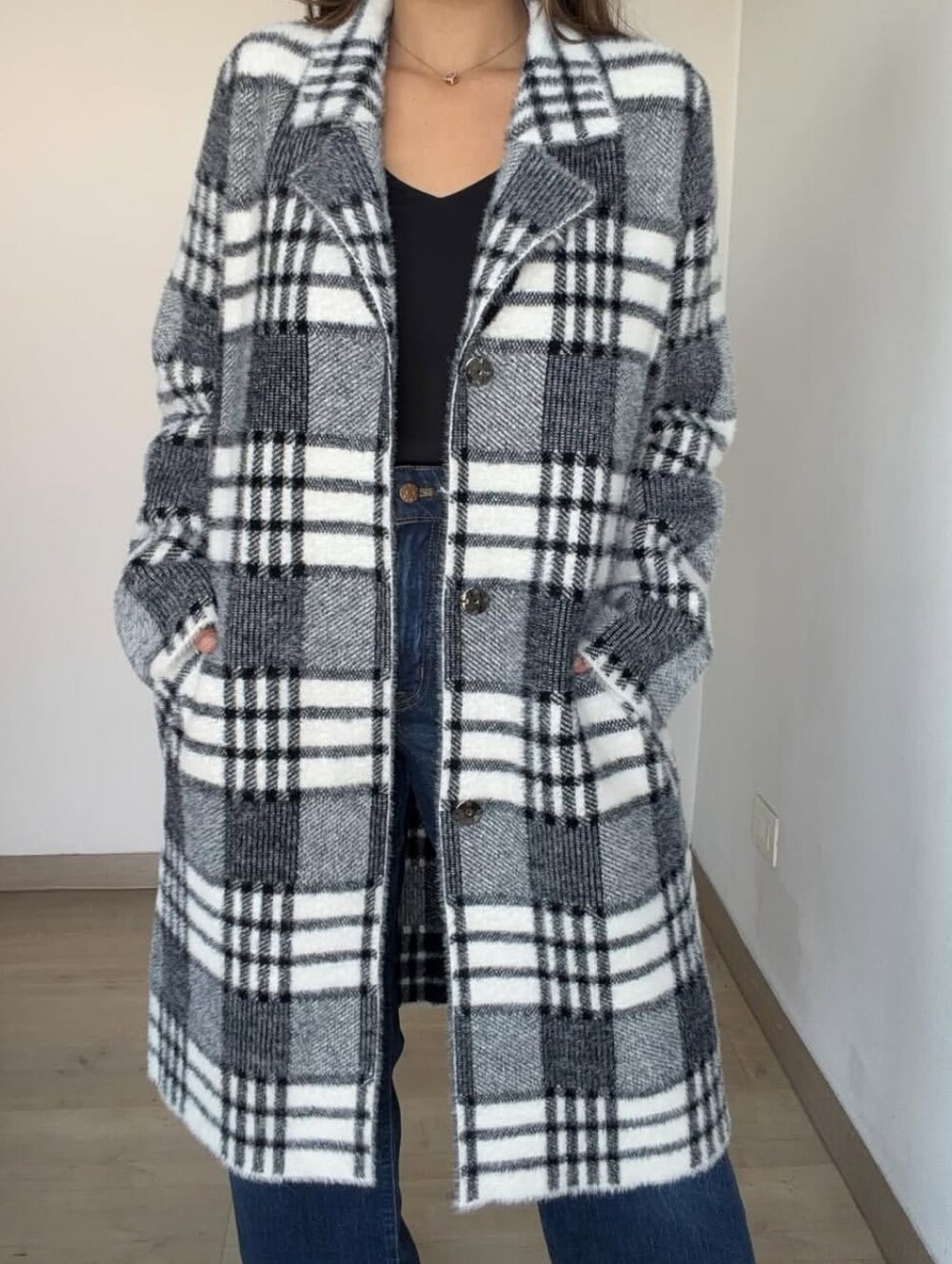 CYRUS Black & White Plaid Fuzzy Knit Long Coatigan Pockets Cozy Soft Size XS